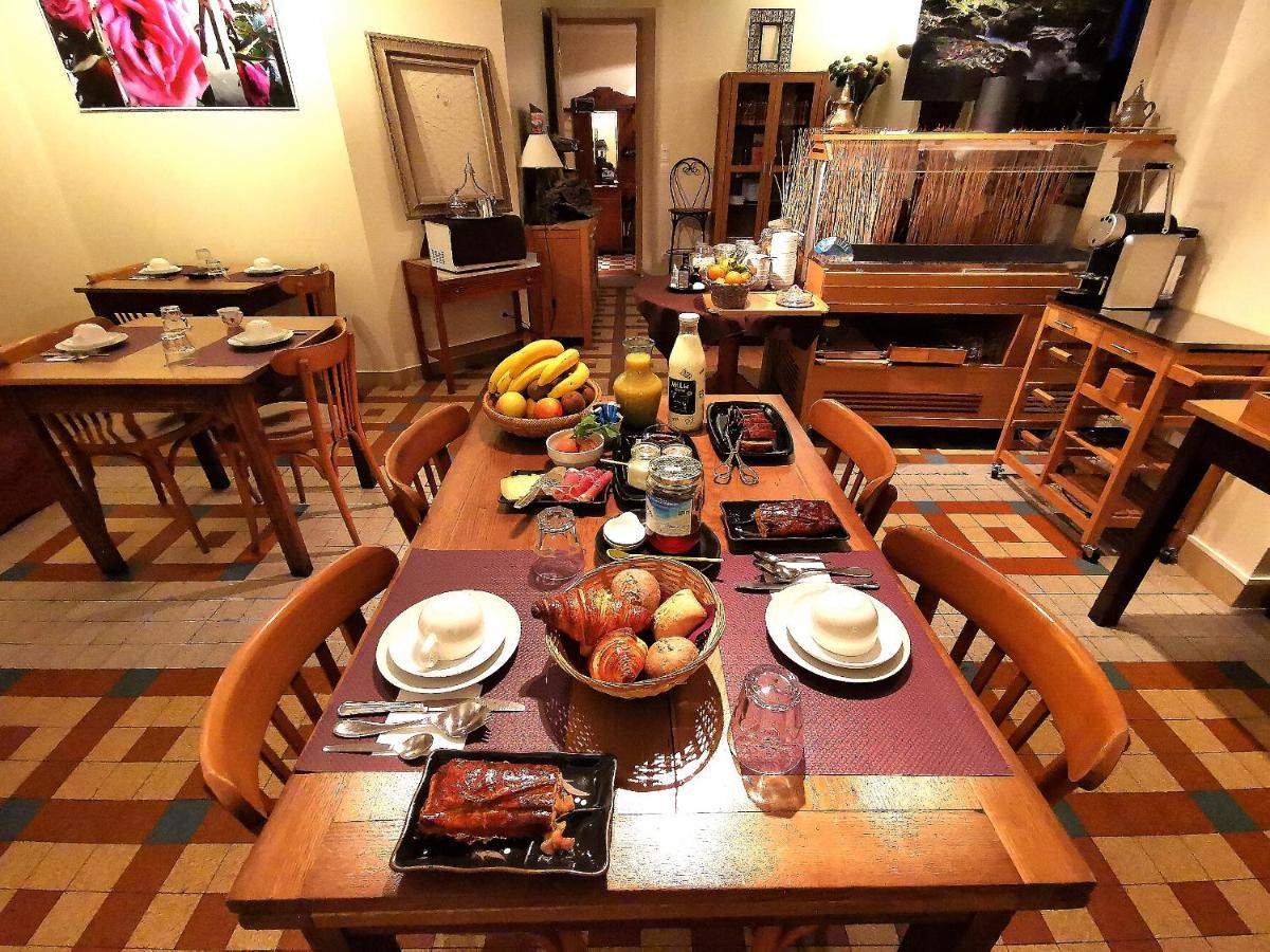 Logis Hotel Restaurant La Barguillere Saint-Pierre-de-Rivière Eksteriør billede