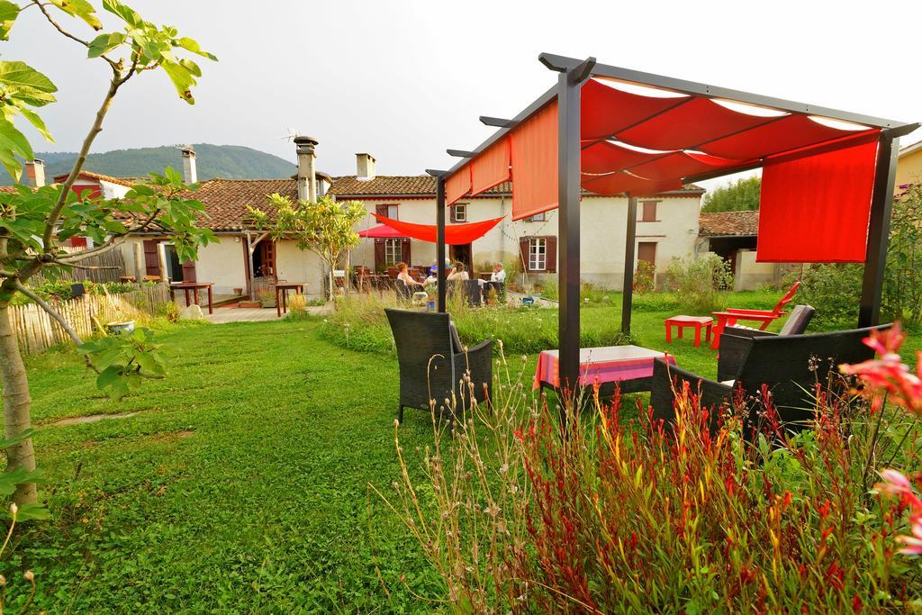 Logis Hotel Restaurant La Barguillere Saint-Pierre-de-Rivière Eksteriør billede