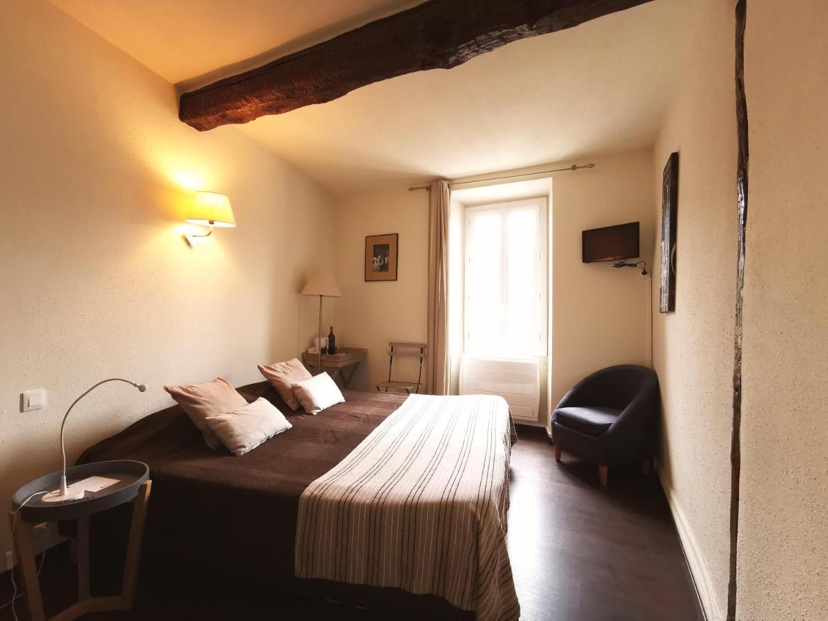 Logis Hotel Restaurant La Barguillere Saint-Pierre-de-Rivière Eksteriør billede