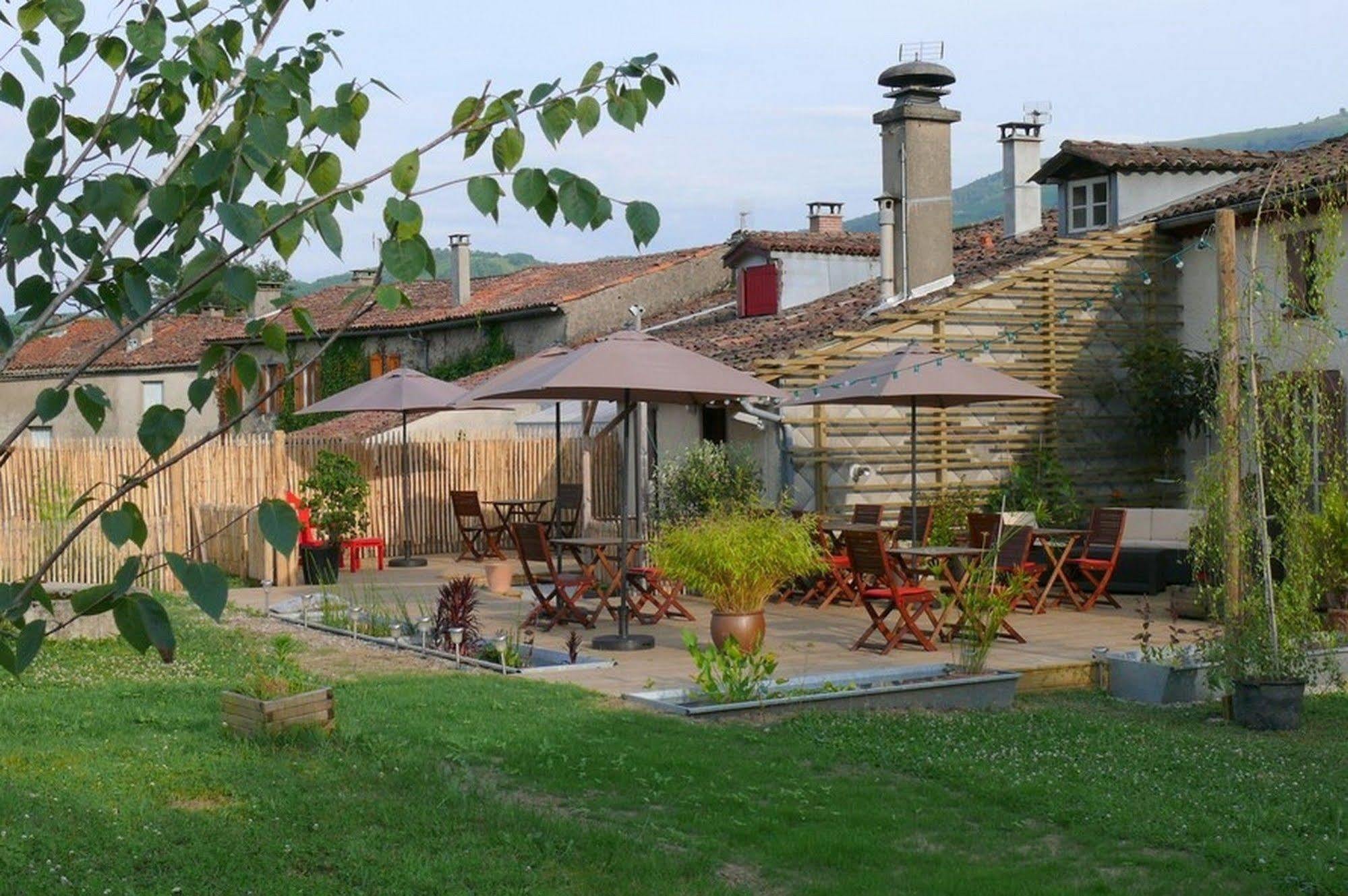 Logis Hotel Restaurant La Barguillere Saint-Pierre-de-Rivière Eksteriør billede